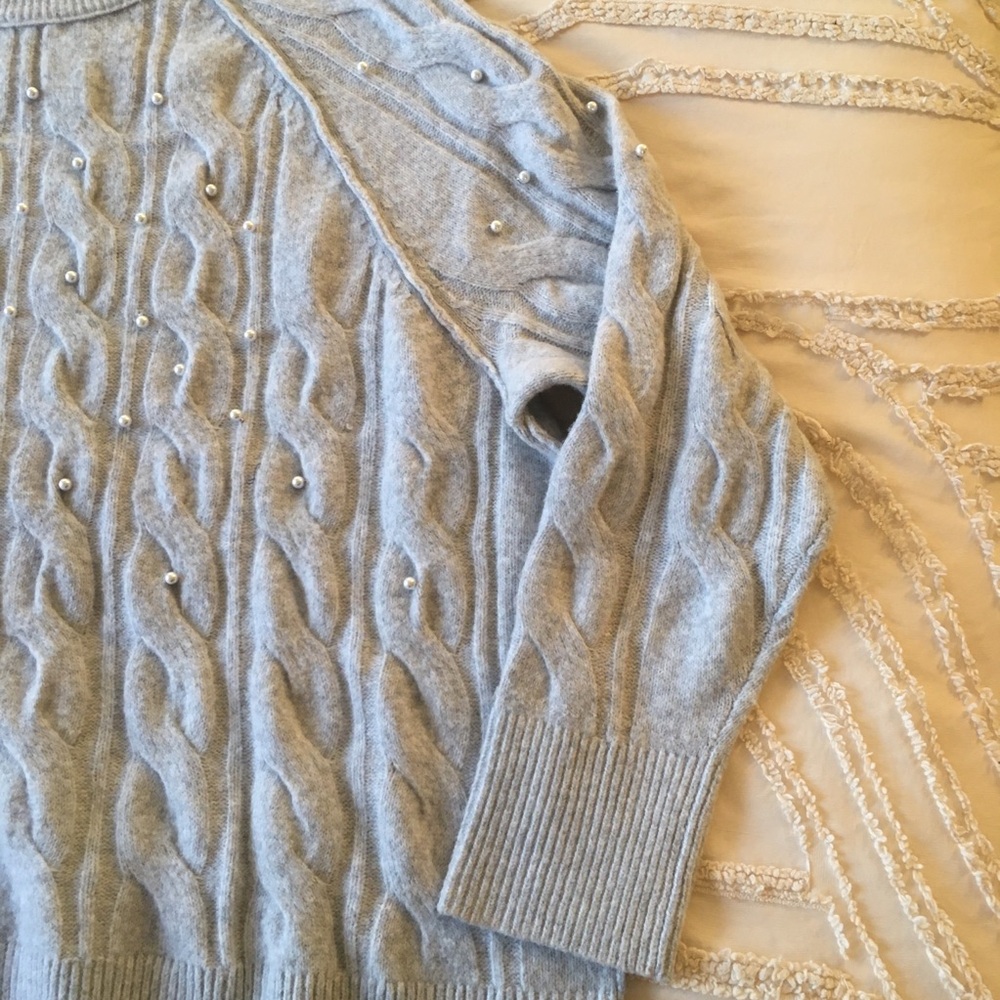 aerie Light Gray Pearl-Embellished Cable Knit Crewneck Sweater M - Picture 7 of 9